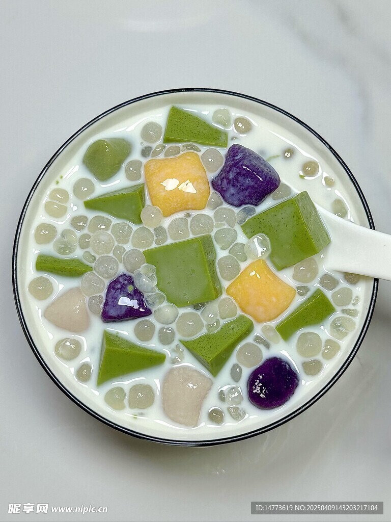 抹茶奶冻芋圆西米露