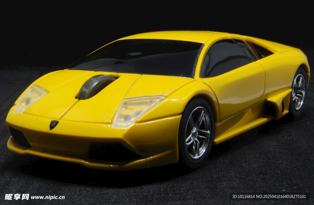 黄色炫酷跑车