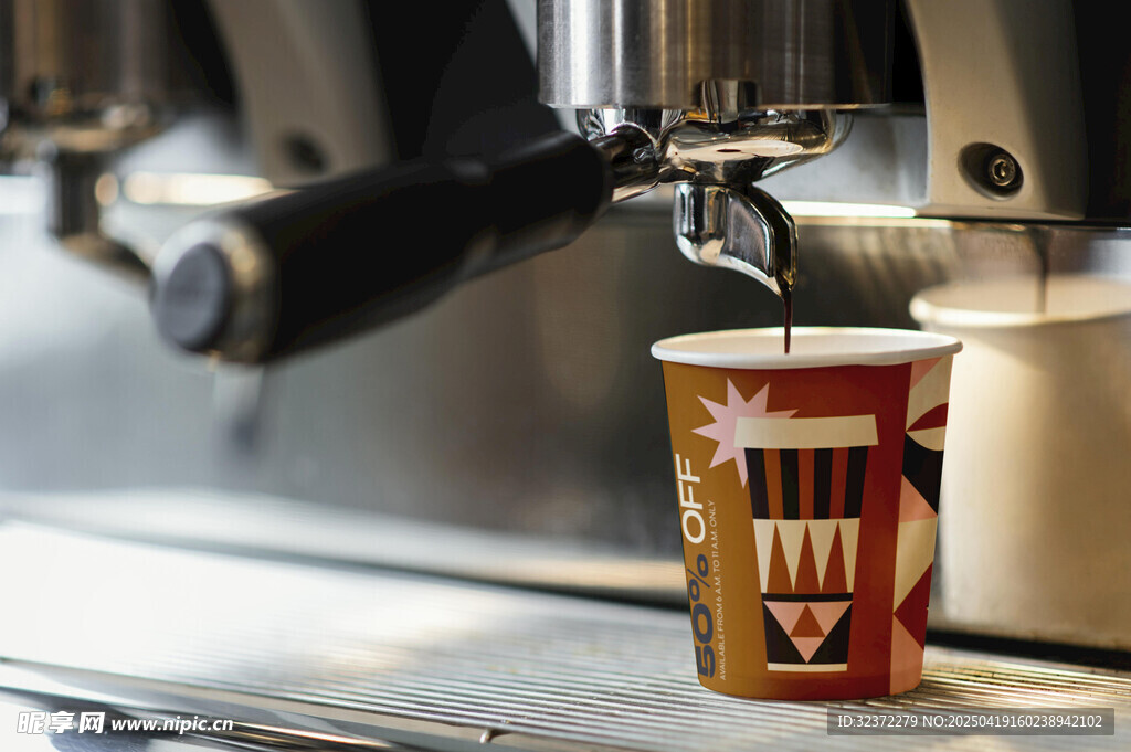 自动灌装果汁饮料的机器