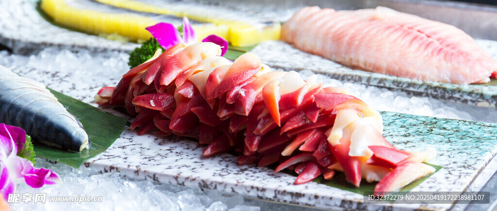 新鲜多样烤肉食材展示