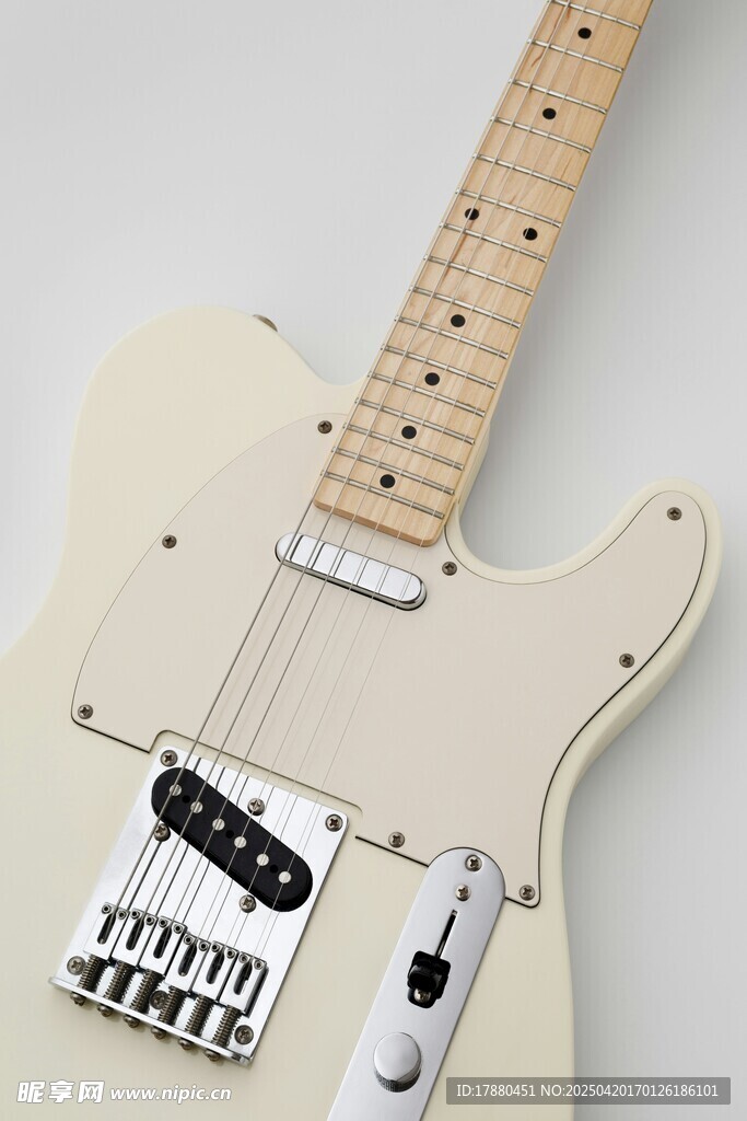 白色电吉他