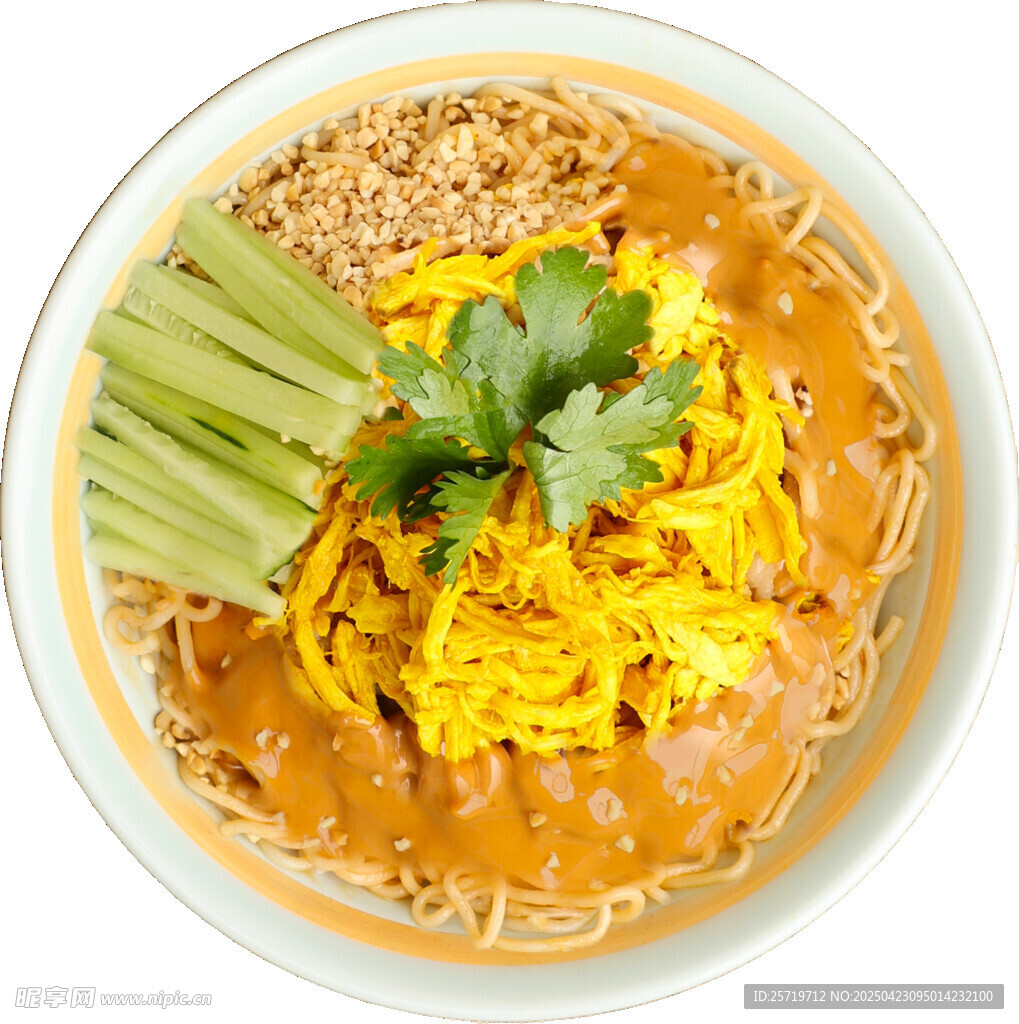 美味鸡蛋面配蔬菜与酱料