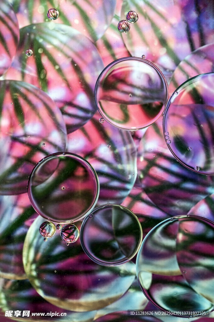 多彩时尚太阳镜堆叠展示