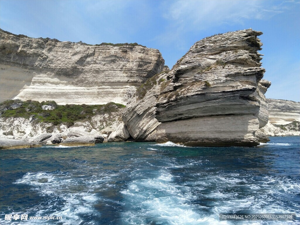 海上壮观岩石景观