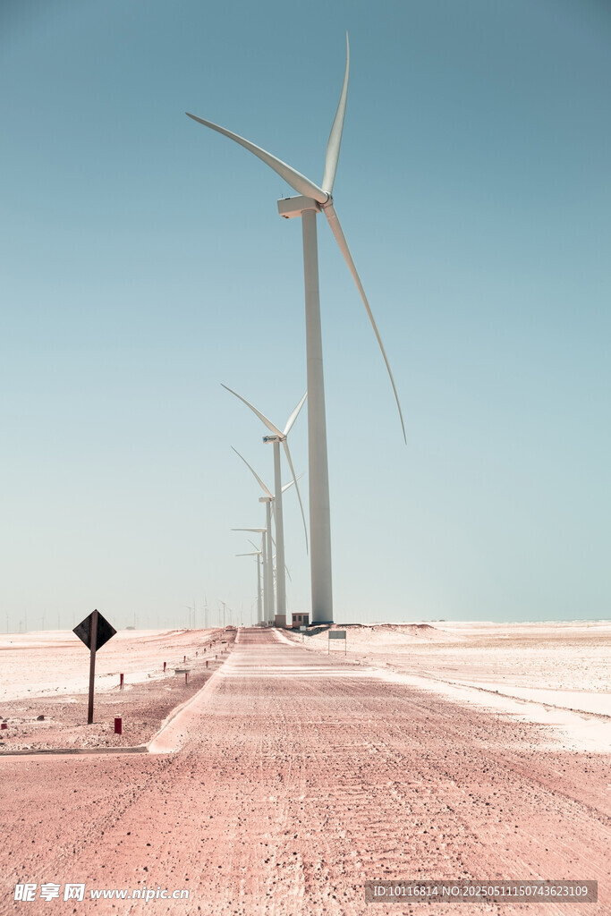 沙漠中的风力发电机组