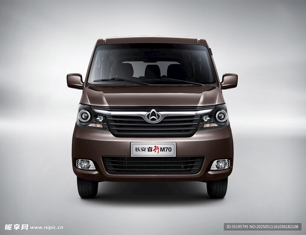 棕色时尚款商务车展示