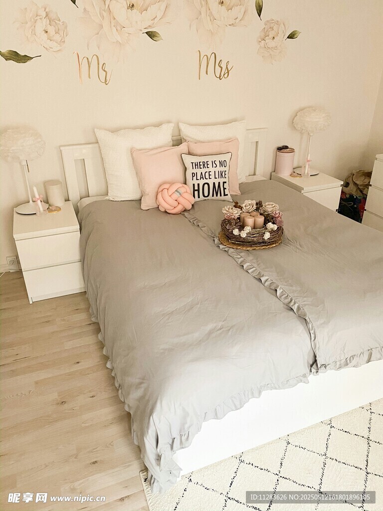 温馨简约风儿童卧室一角