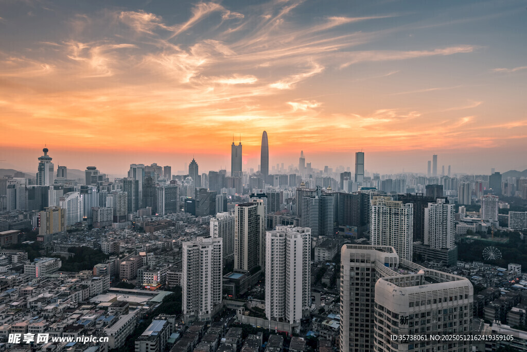 城市黄昏天际线壮丽景观
