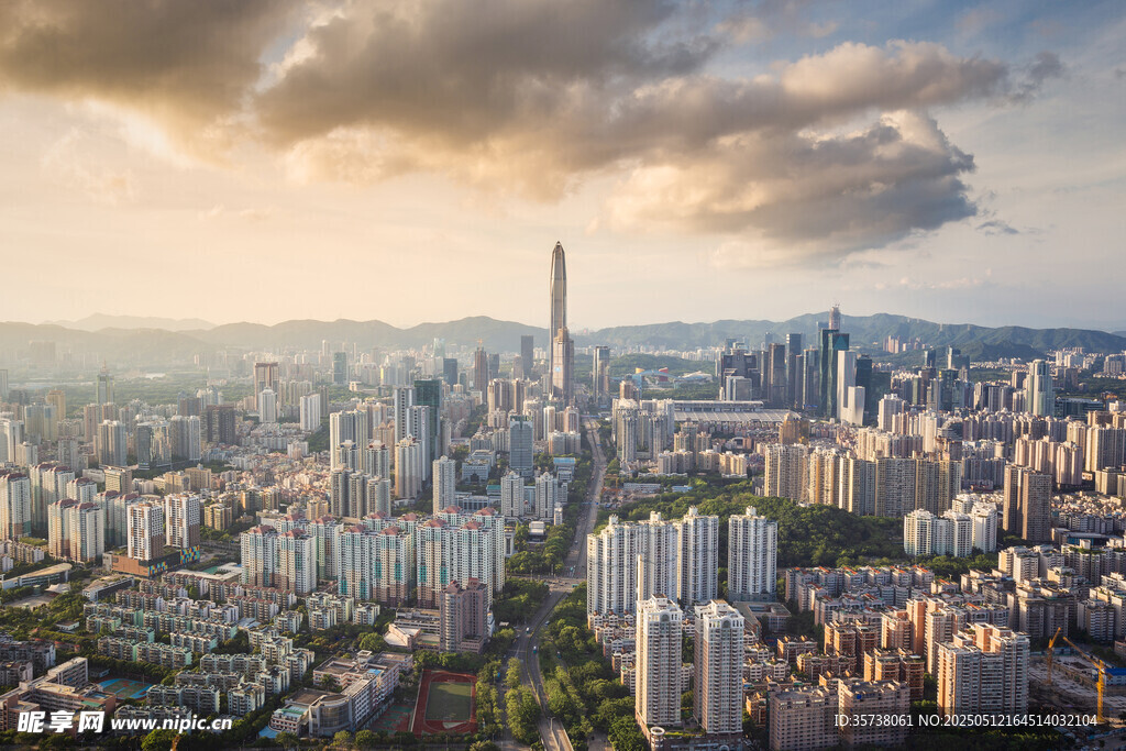 城市天际线 夕阳下的繁华
