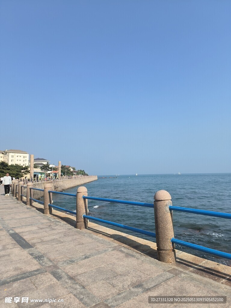 海滨步道 蓝天碧海美景