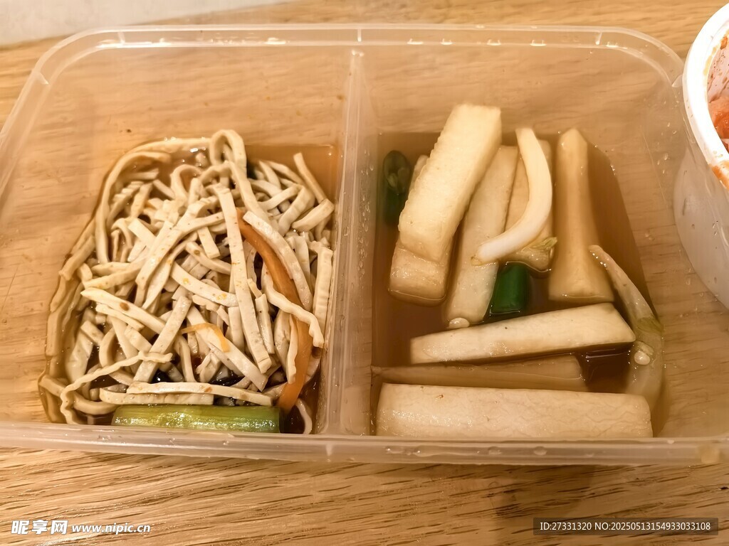 盒装凉拌豆皮与豆干