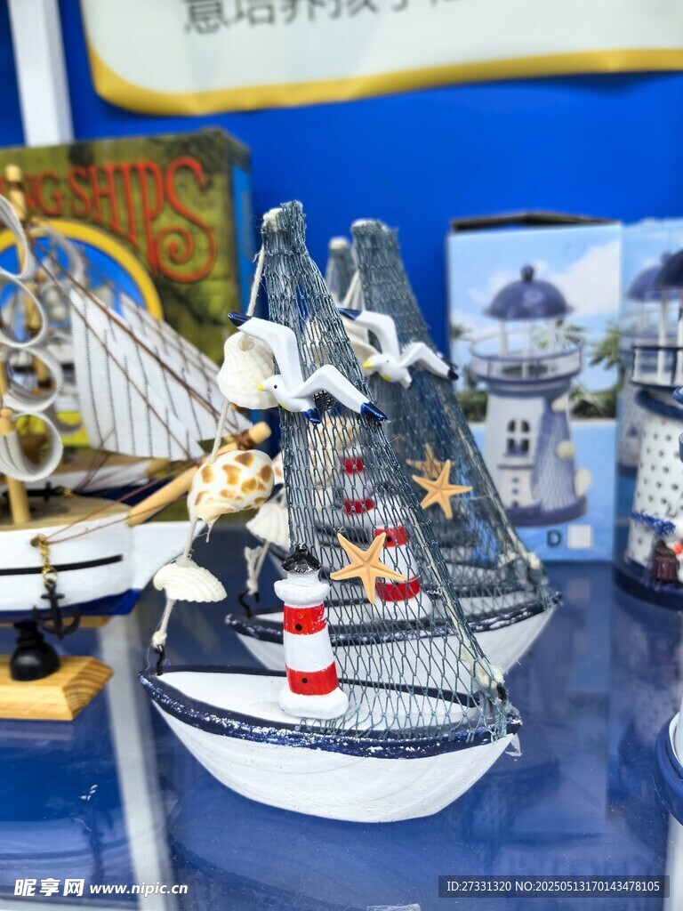 精致帆船模型展示