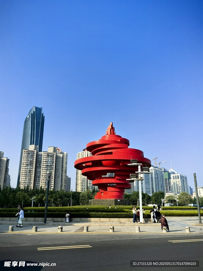 青岛五四广场标志性雕塑景观