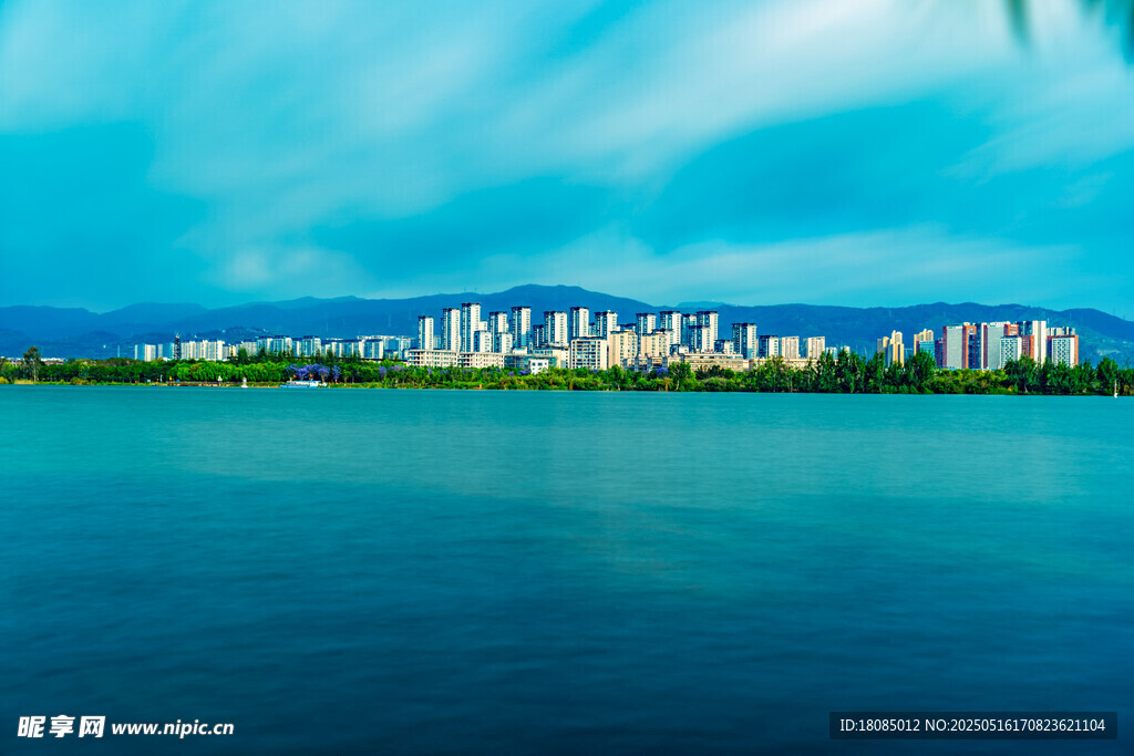 城市湖畔风光美景