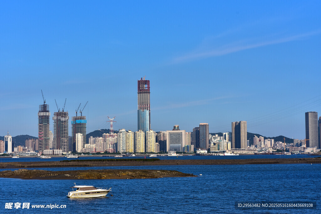 海滨城市天际线美丽景观