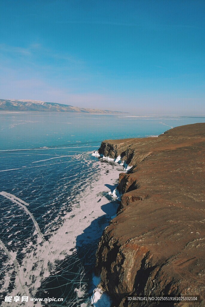 海岸风光 蓝色大海与崖岸
