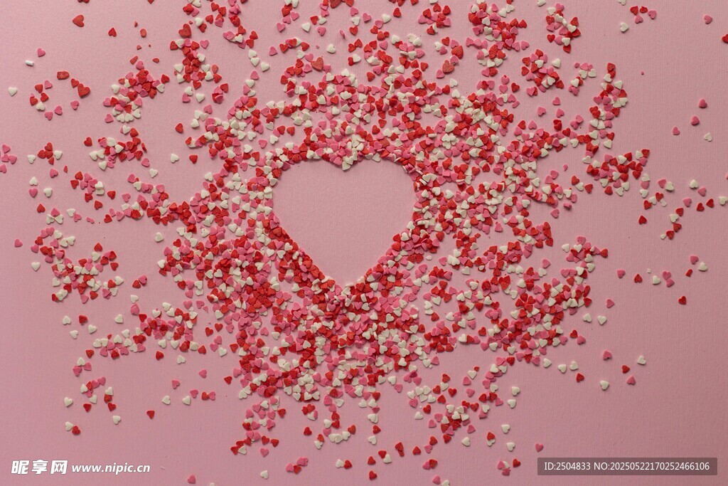 心形花瓣浪漫背景图