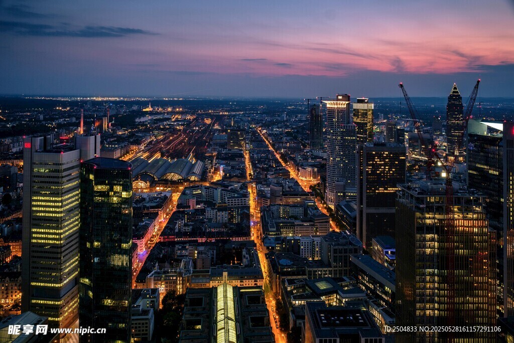 城市夜景璀璨灯火辉煌