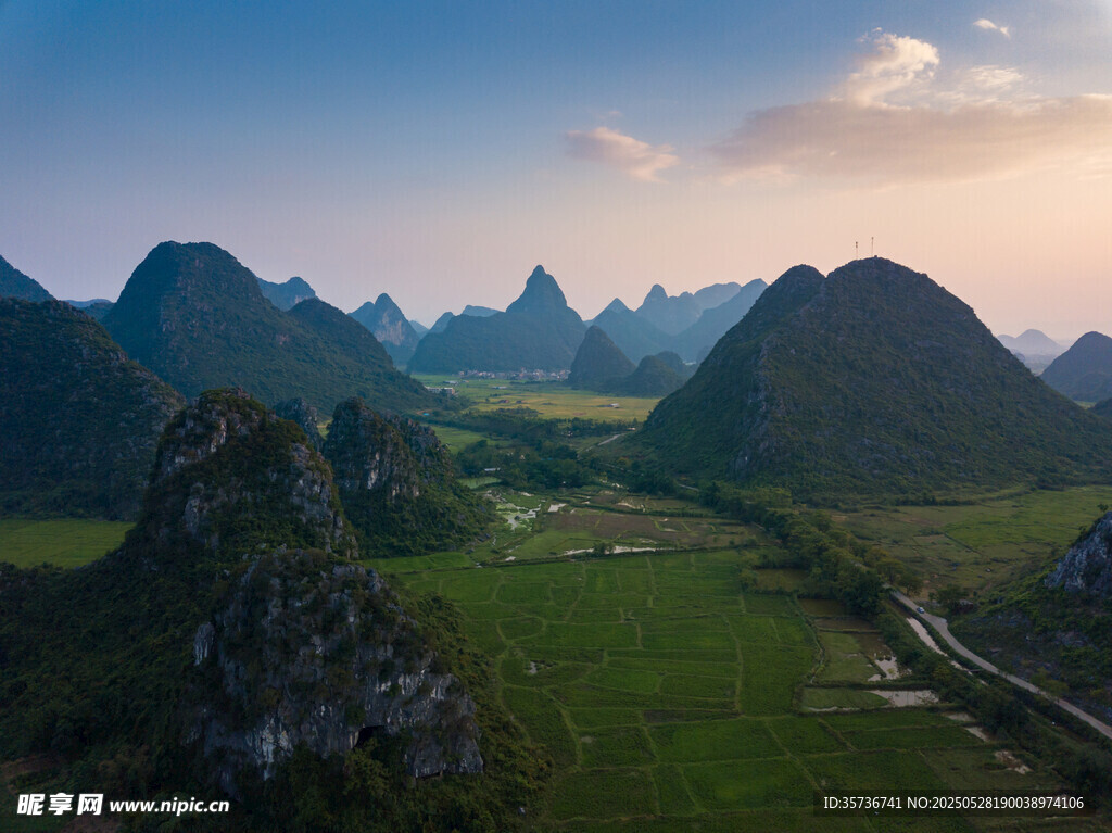 壮美山间田园风光景色