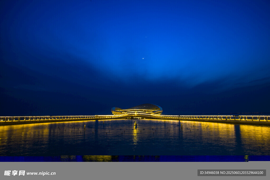 夜幕下的璀璨桥梁景观