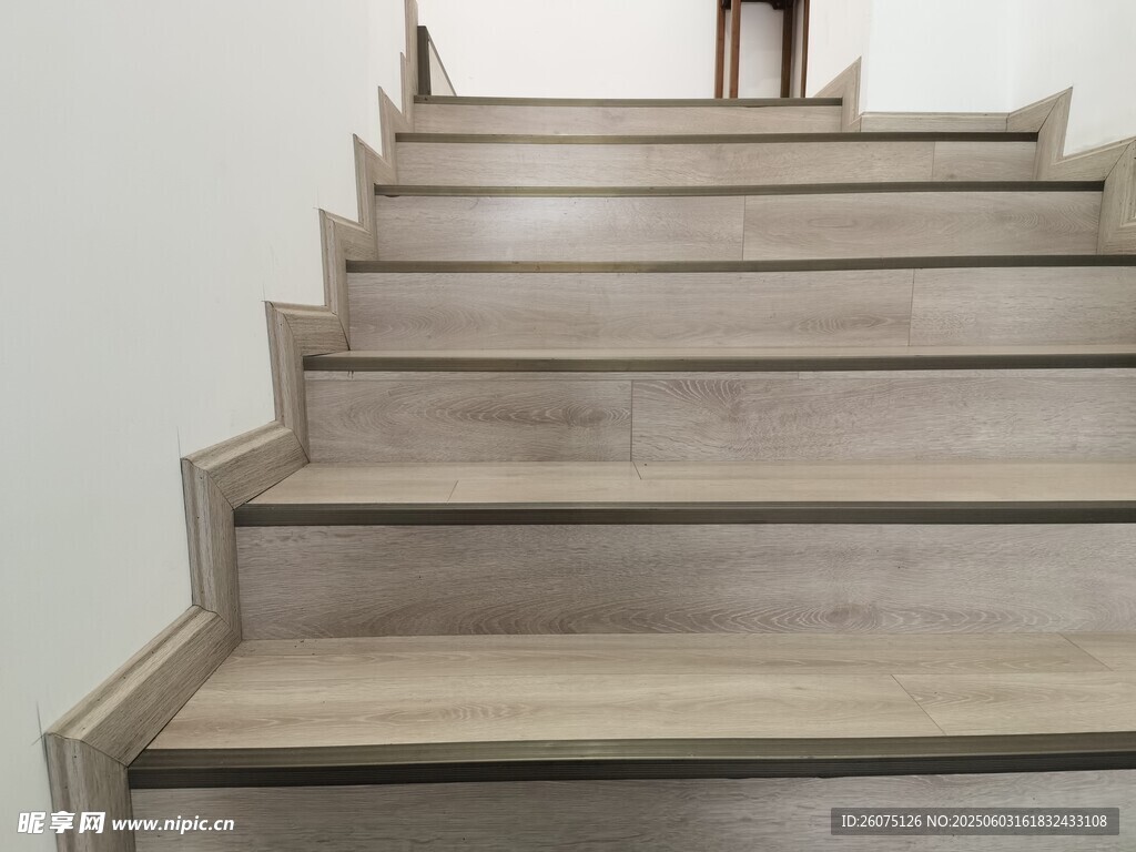 木质楼梯