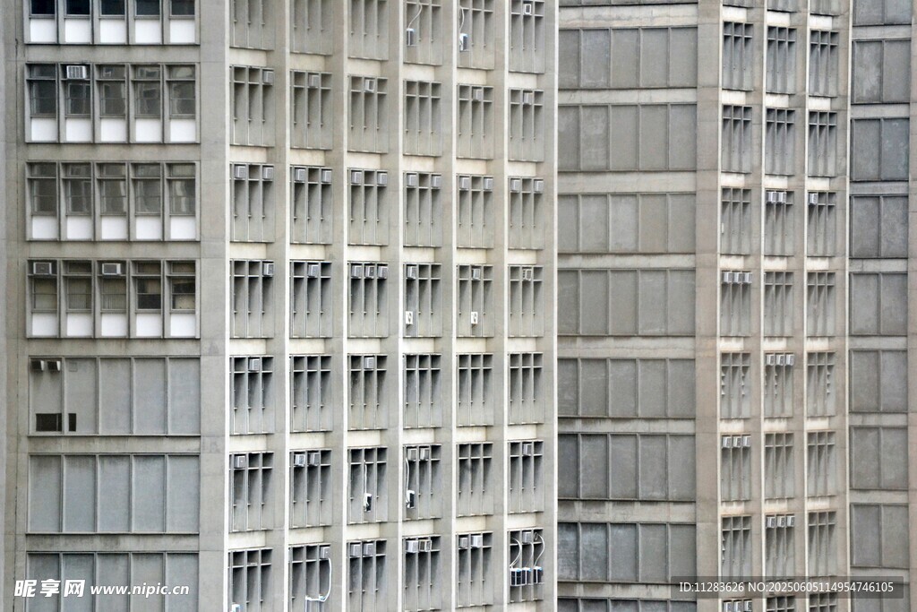 高楼外立面的空调外机