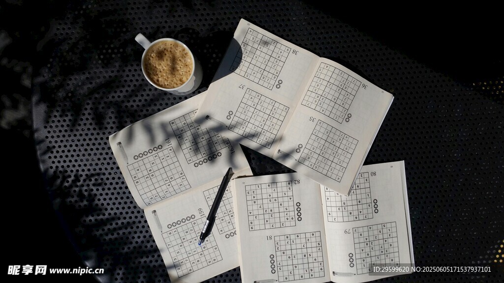 咖啡相伴的静谧阅读时光