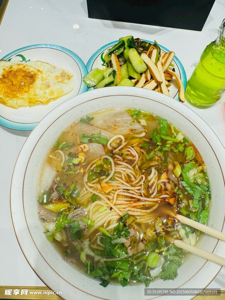 美味面食套餐诱人呈现