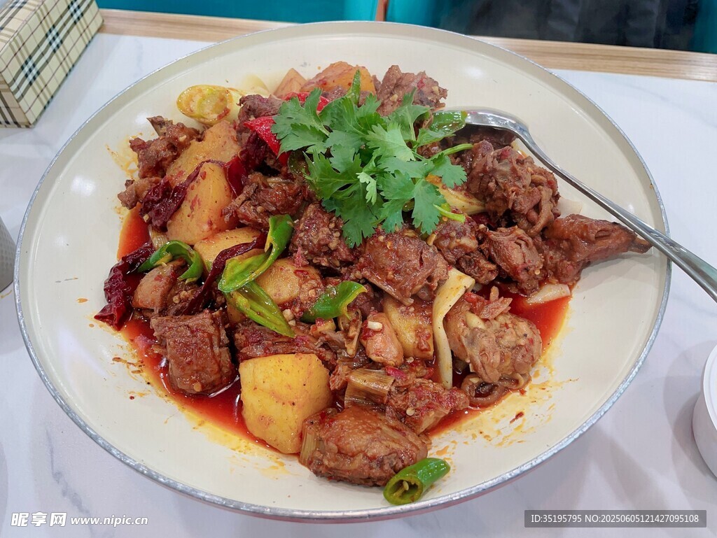 香辣美味牛肉炒菜