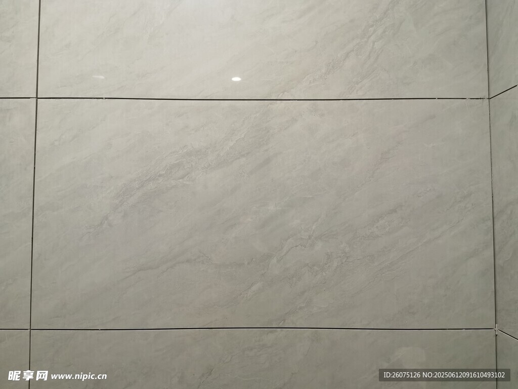 浅灰色纹理瓷砖墙面