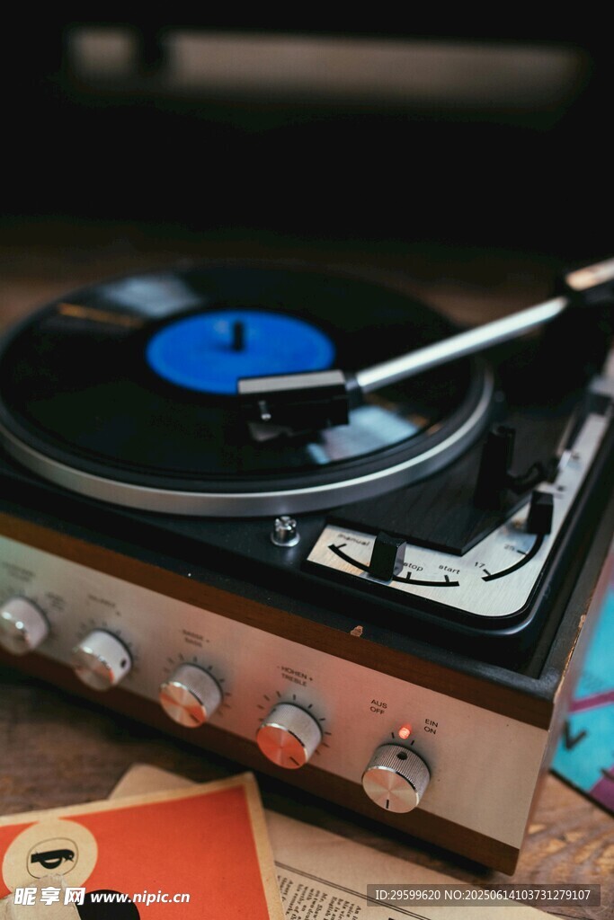 复古黑胶唱片机 