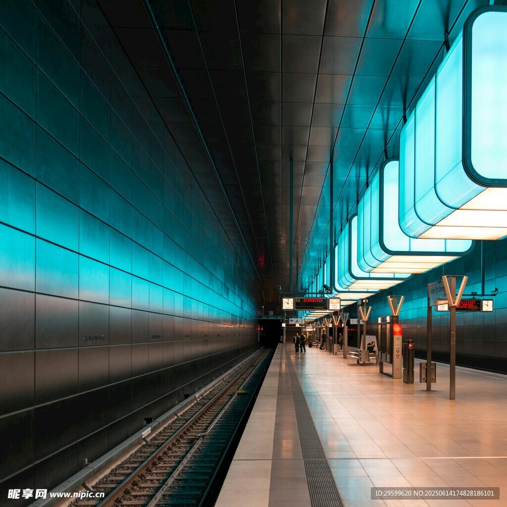 地铁站台的静谧时刻
