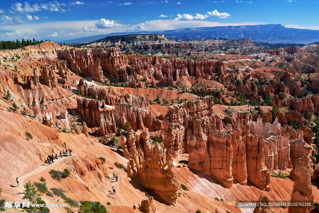 布莱斯峡谷壮丽红岩景观