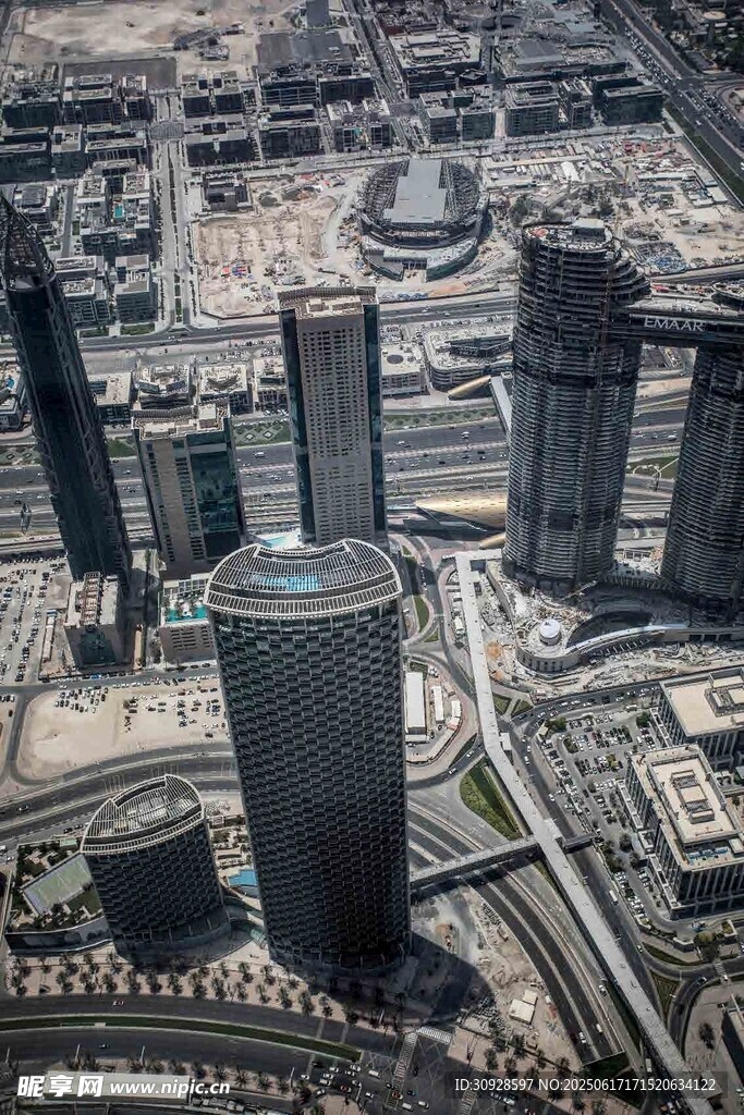 俯瞰都市高楼建筑群