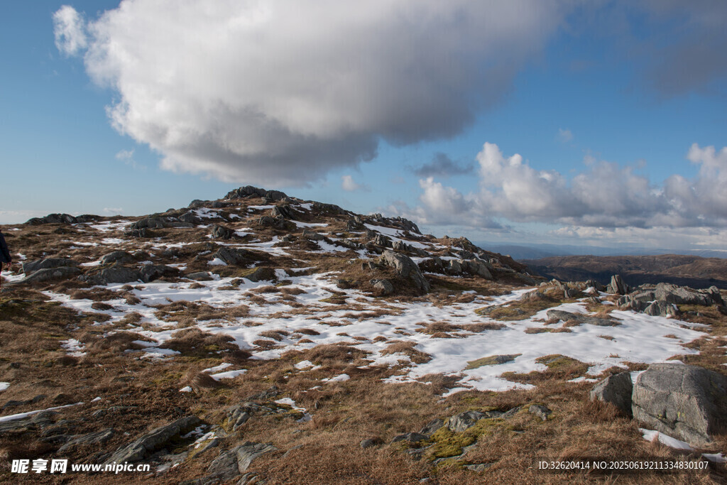 高山雪景 壮阔自然景观