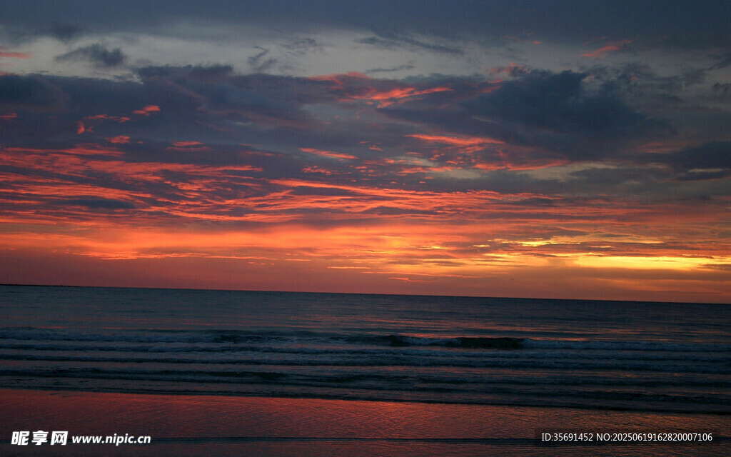 海边绚丽晚霞美景