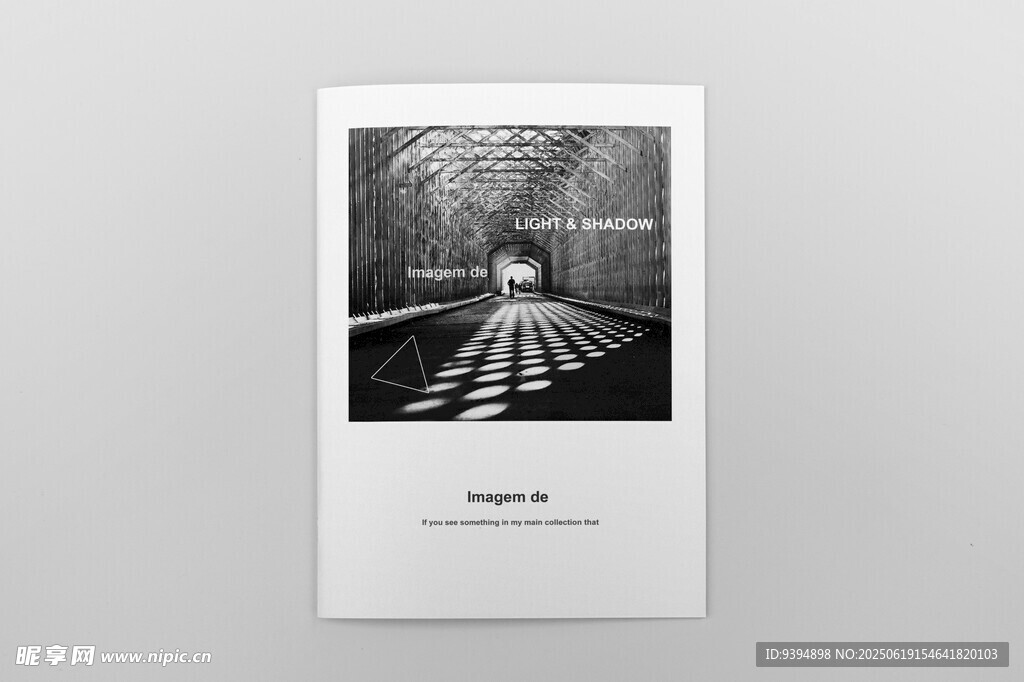 书籍画册封面设计样机