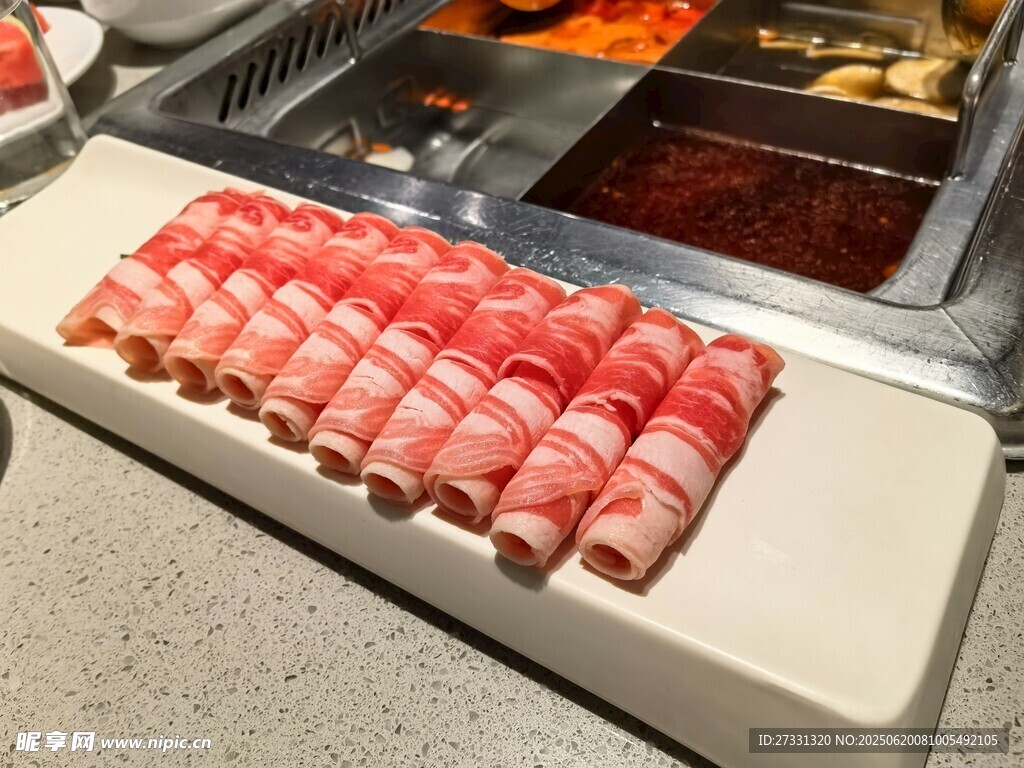 新鲜美味的火锅牛肉卷