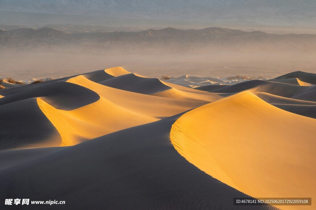壮丽沙漠沙丘景观