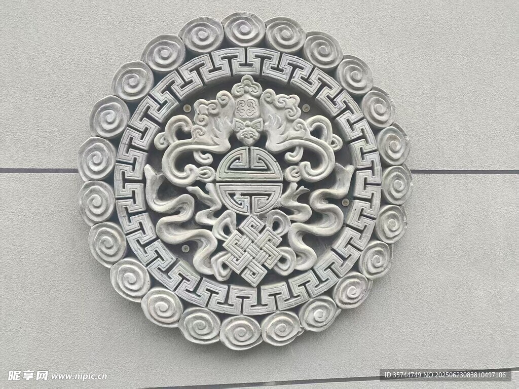 中式雕花圆形装饰挂件