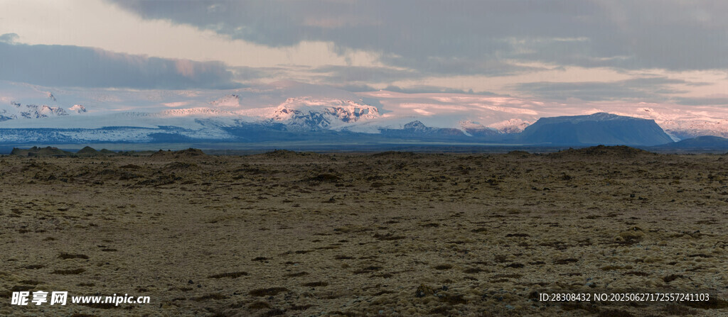 广袤荒原上的天际线