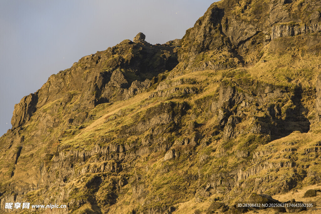 陡峭山峦 尽显自然风貌