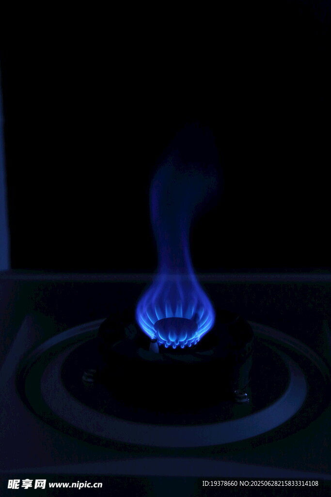 蓝色火焰燃气灶特写