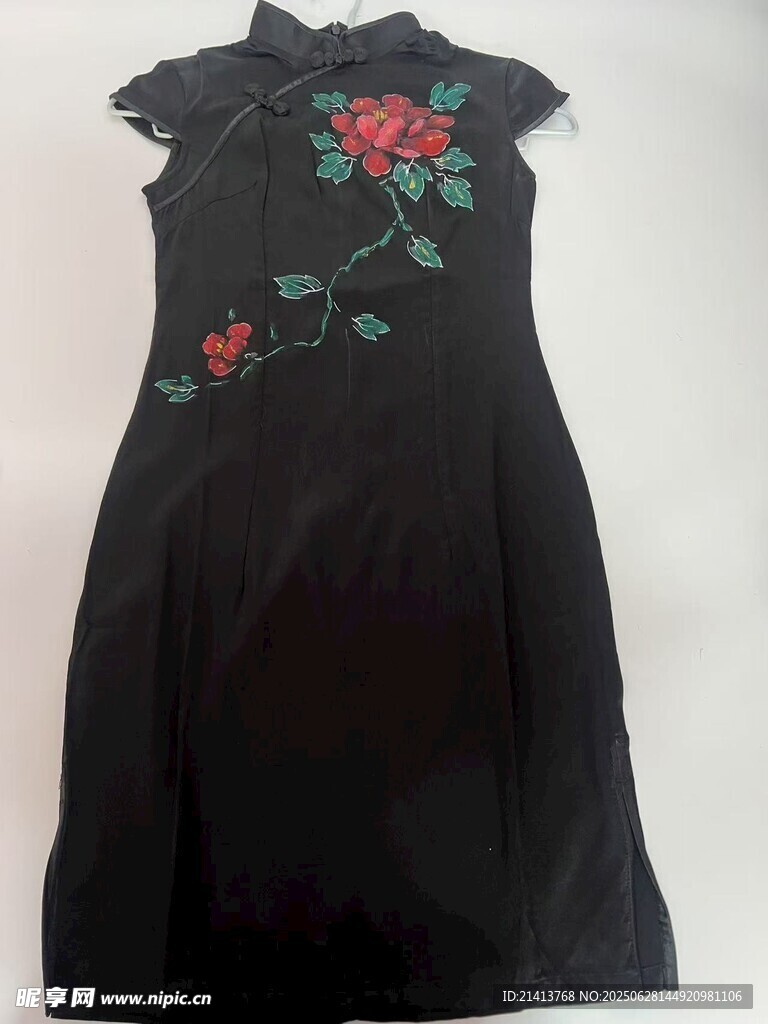 黑色绣花中式无袖旗袍