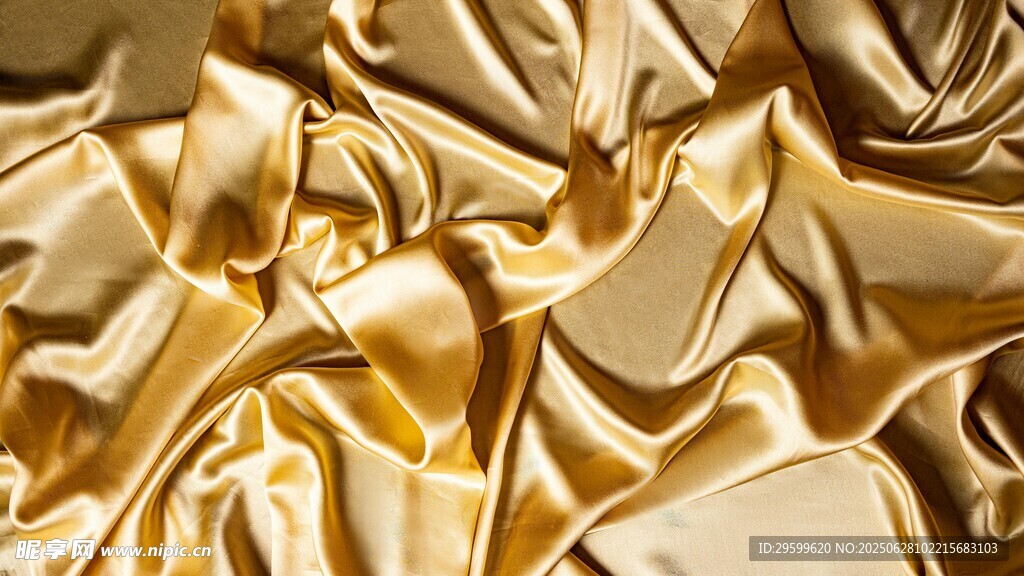 金色褶皱绸缎纹理特写