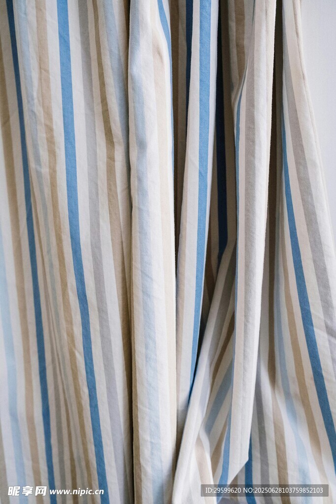 条纹窗帘特写