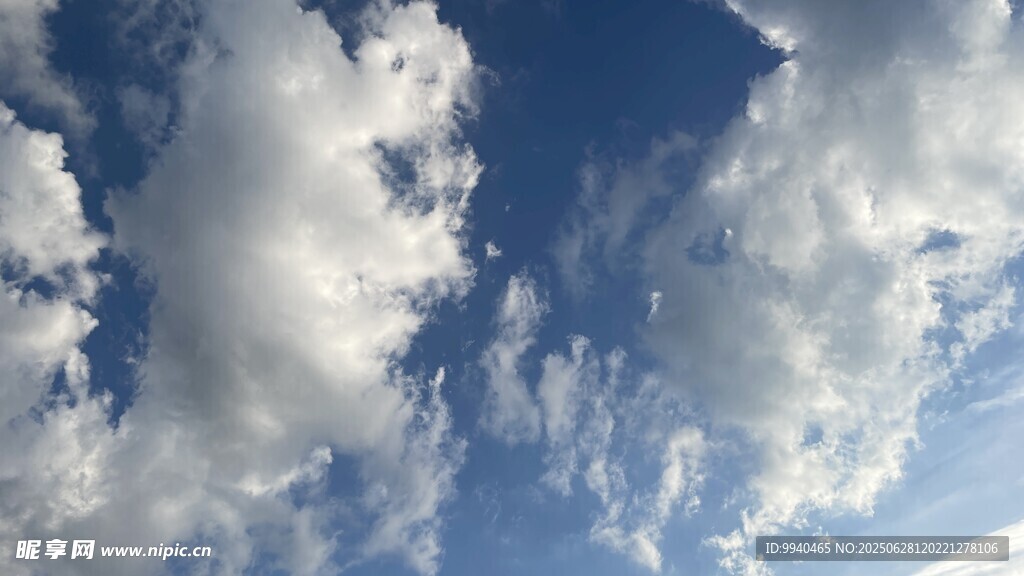 蓝天白云美景