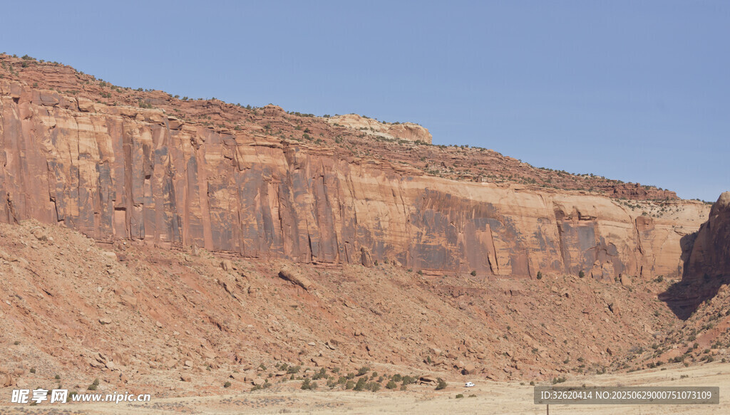 壮丽红岩峭壁景观