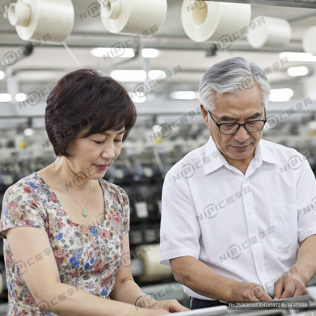 请描绘出背景是纺织厂 东方人