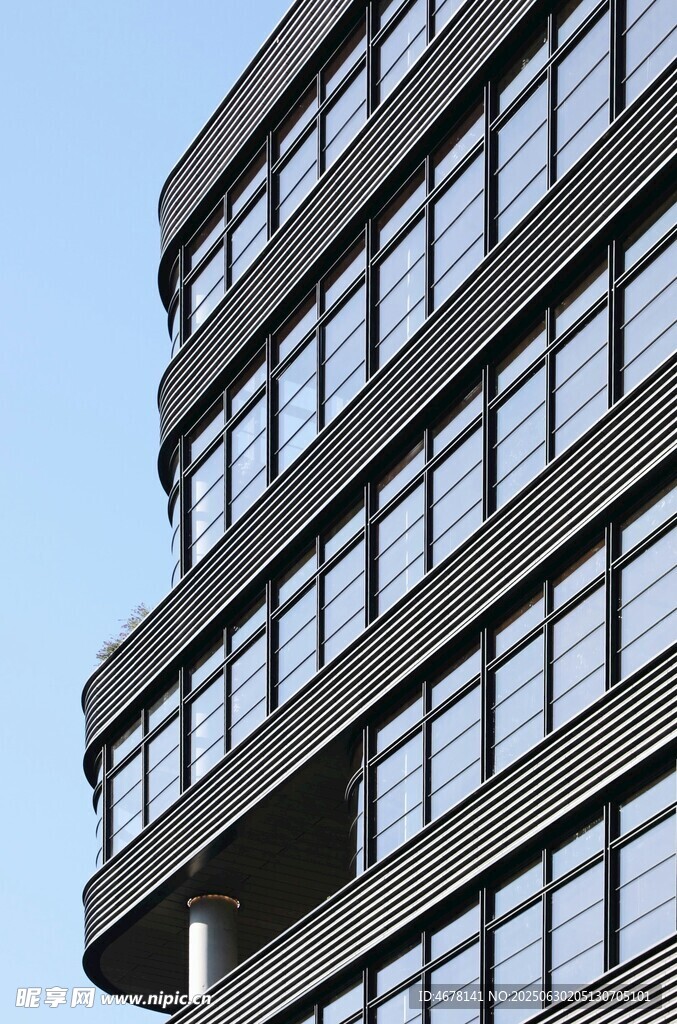 现代弧形高楼外观